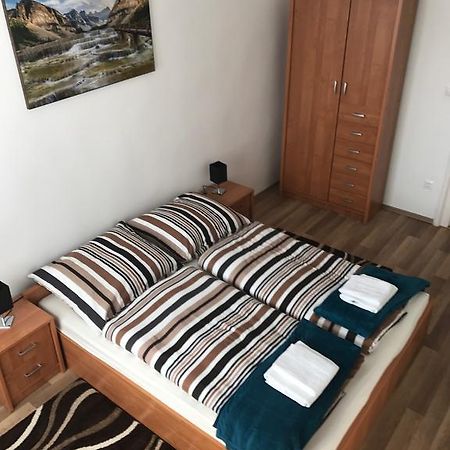 דירות מישקולץ Eva Apartman מראה חיצוני תמונה