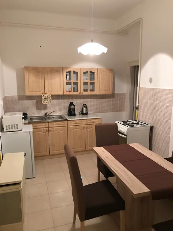 דירות מישקולץ Eva Apartman מראה חיצוני תמונה
