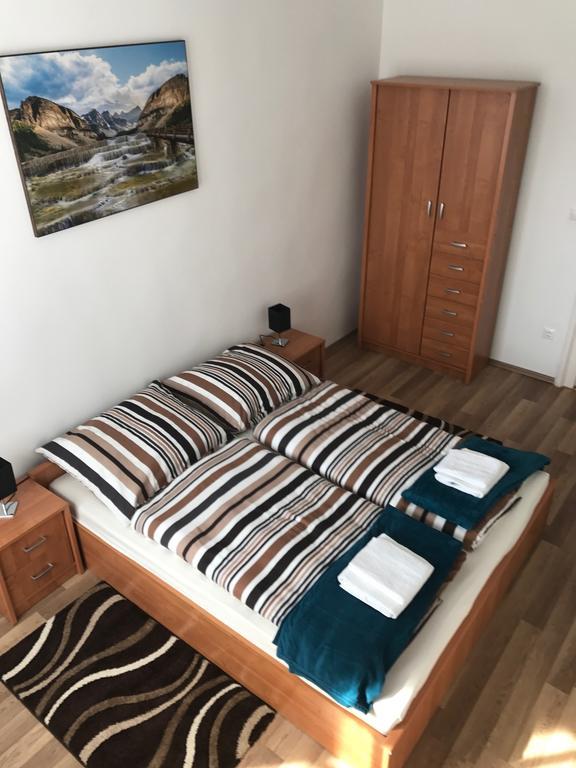 דירות מישקולץ Eva Apartman מראה חיצוני תמונה