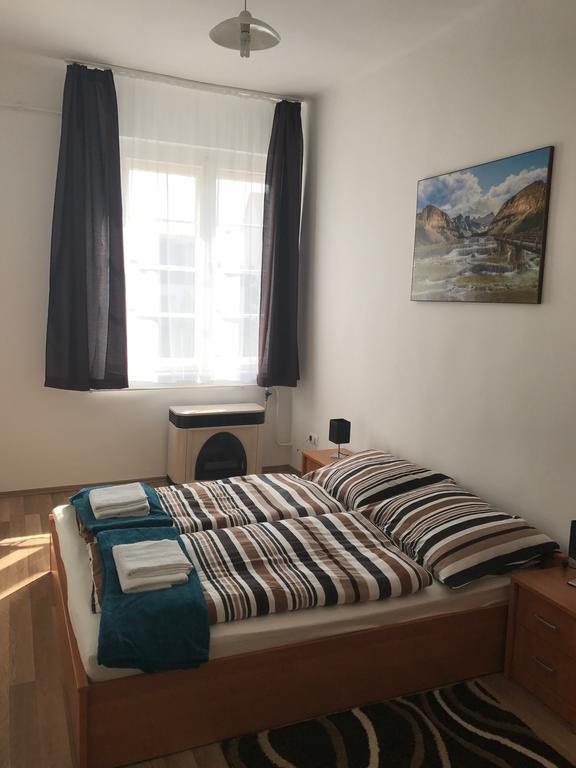 דירות מישקולץ Eva Apartman מראה חיצוני תמונה