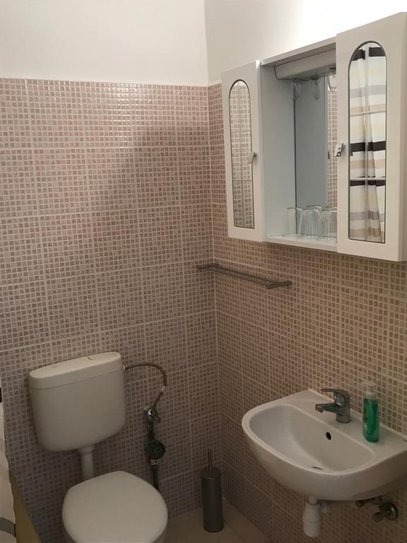 דירות מישקולץ Eva Apartman מראה חיצוני תמונה